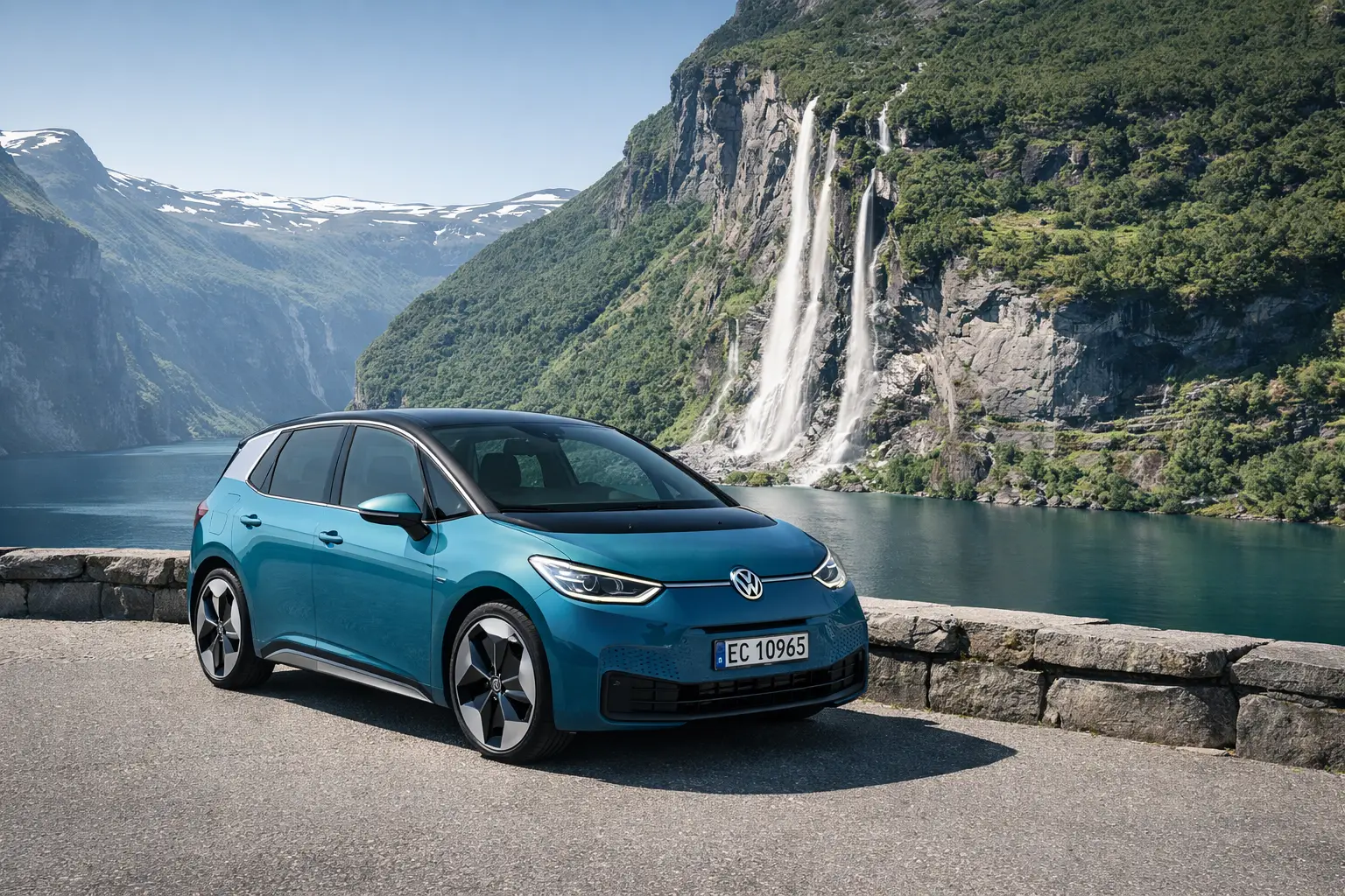 Auto compatta per trasferimenti tra città e fiordi in Norvegia